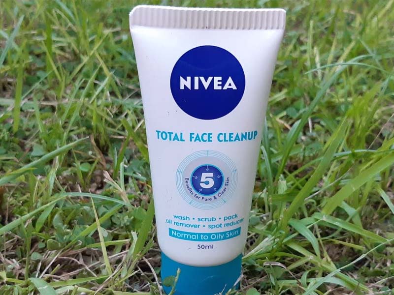 Nivea Total Face Clean Up - sữa rửa mặt tốt nhất cho da nhờn và da thường