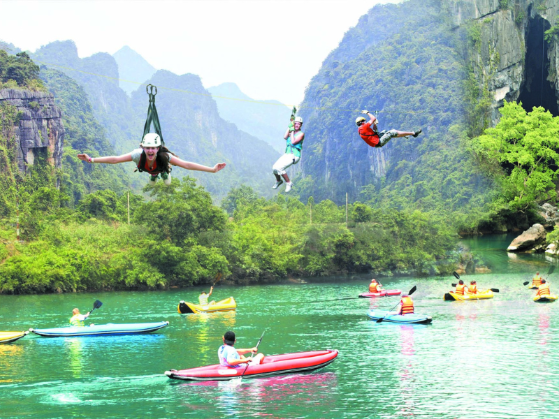 Sông Chày - Hang Tối là một khu du lịch nổi tiếng thuộc Vườn quốc gia Phong Nha - Kẻ Bàng