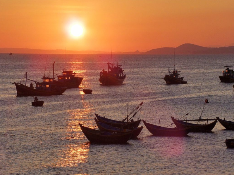 Bãi biển Cam Bình