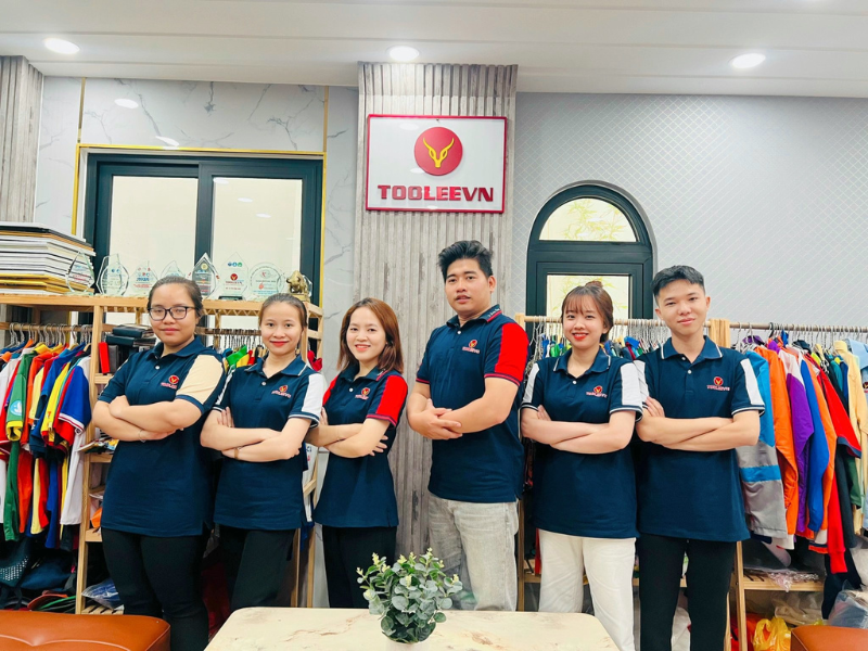 Tooleevn Uniform – Chuyên Nghiệp Và Linh Hoạt