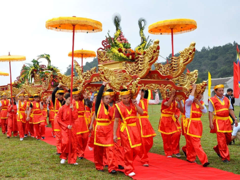 Lễ hội Yên Tử hàng năm thu hút hàng vạn du khách và Phật tử